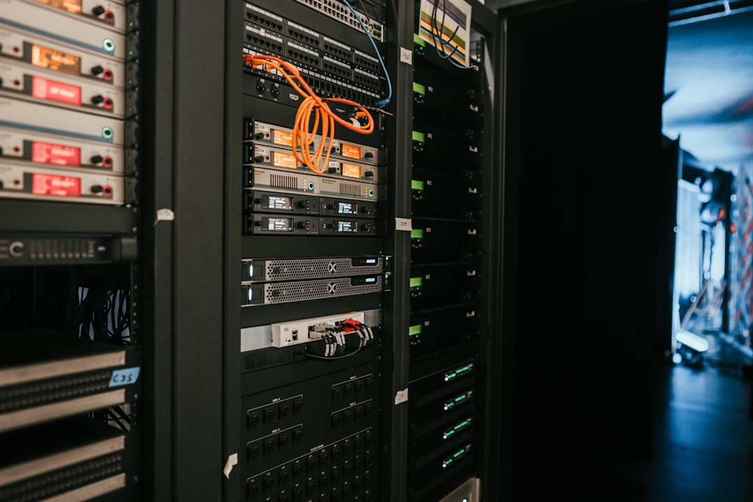 Infraestructura de inteligencia artificial con racks de servidores en un centro de datos